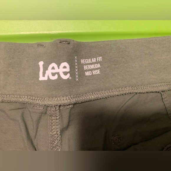 Lee Women's Bermuda Shorts - Picture 3 of 4